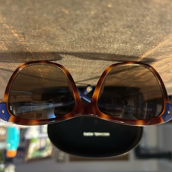 Michael Kors Sunglasses 🕶️ - Picture 1 of 9